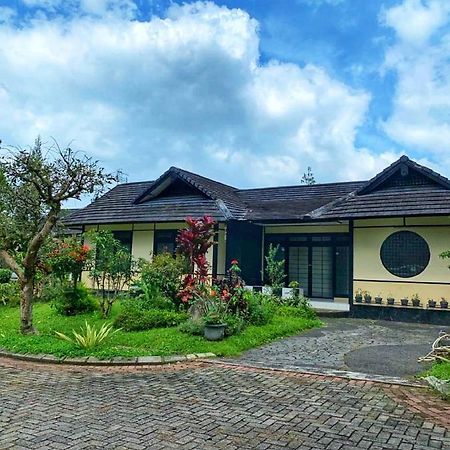 Designer Villa Osaka Puncak Exteriér fotografie