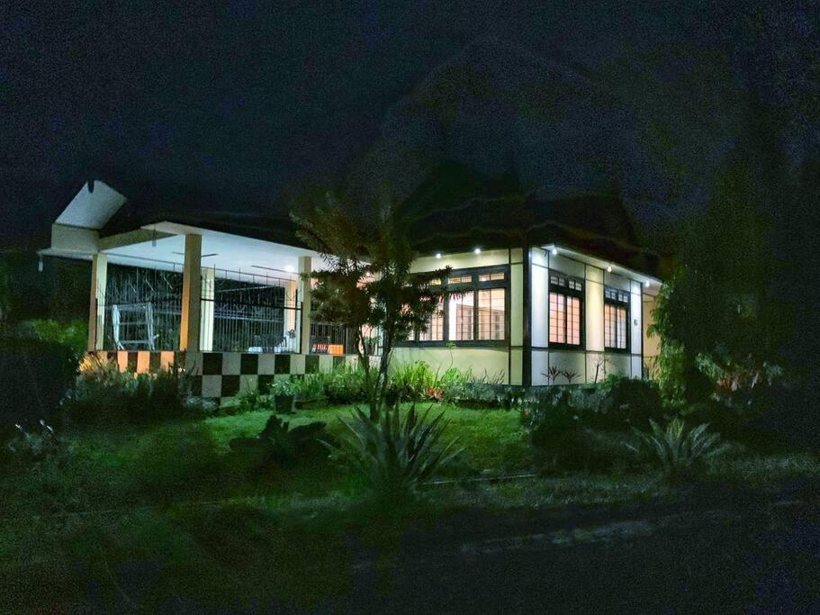 Designer Villa Osaka Puncak Exteriér fotografie